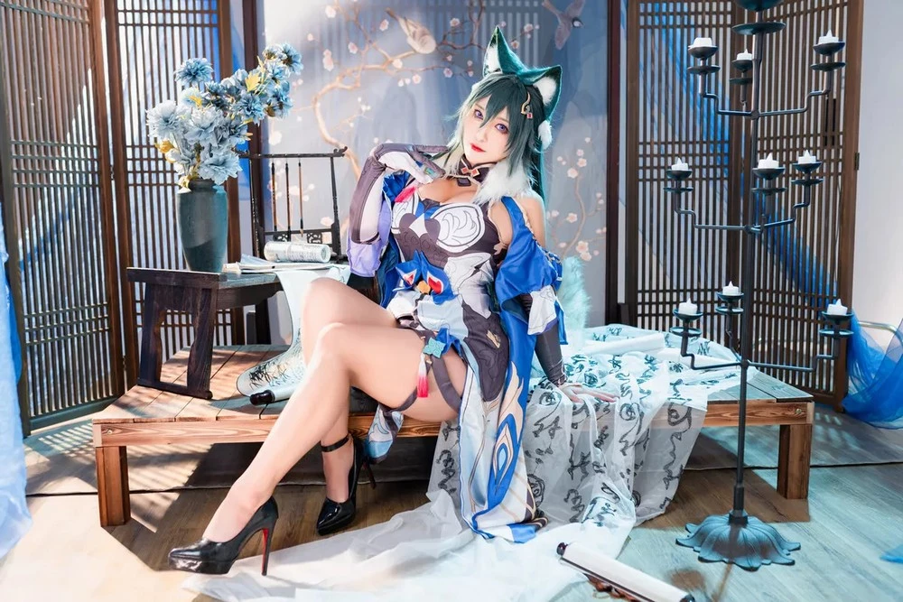 LoLiSAMA Cosplay thành Cô gái mèo gợi cảm