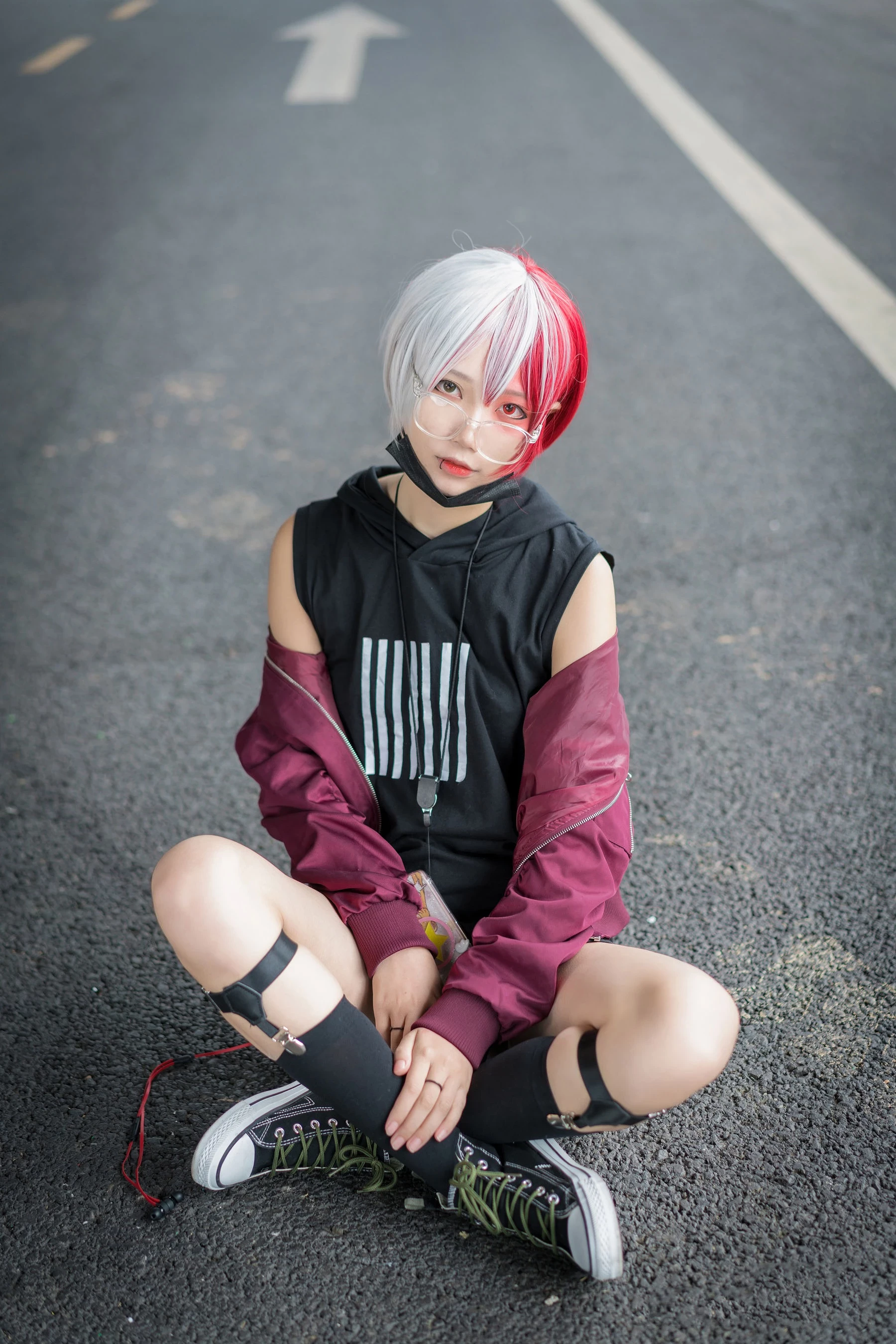 Cô Gái Tóc Ngắn Xinh Đẹp wink cosplay