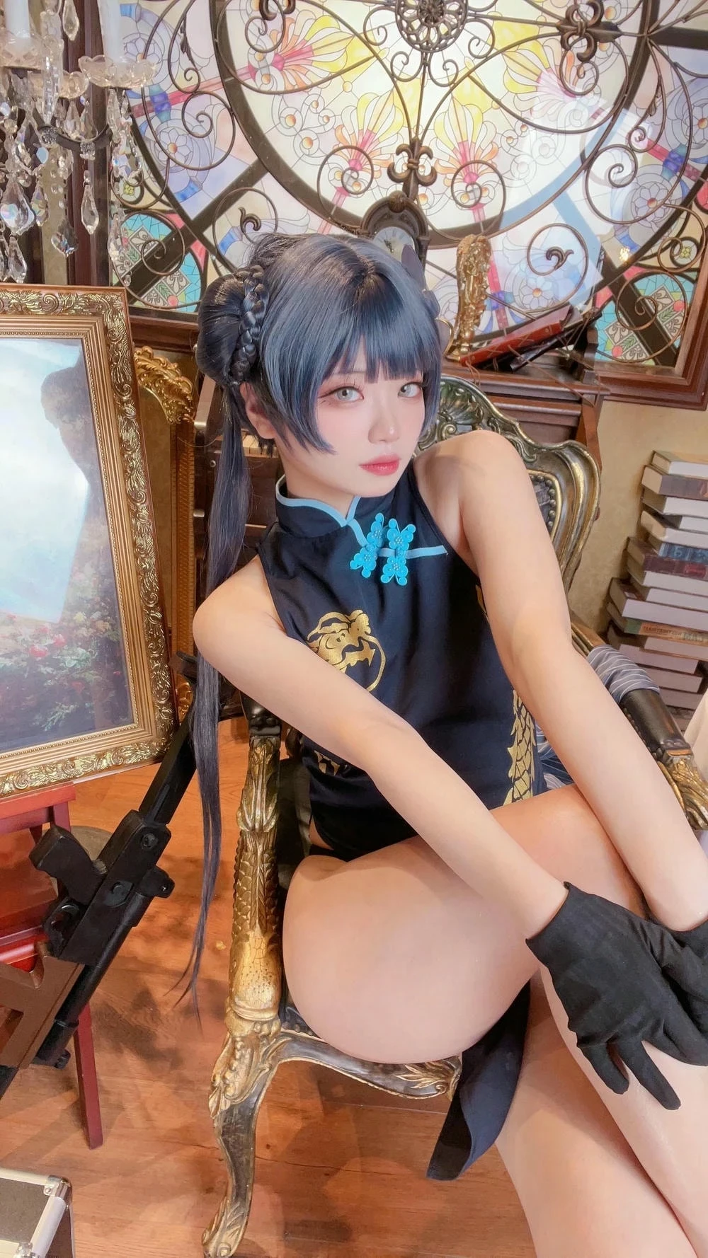 Gái xinh Cosplay Feisaki Mặc Kỳ Bào Vác Súng Show Hàng