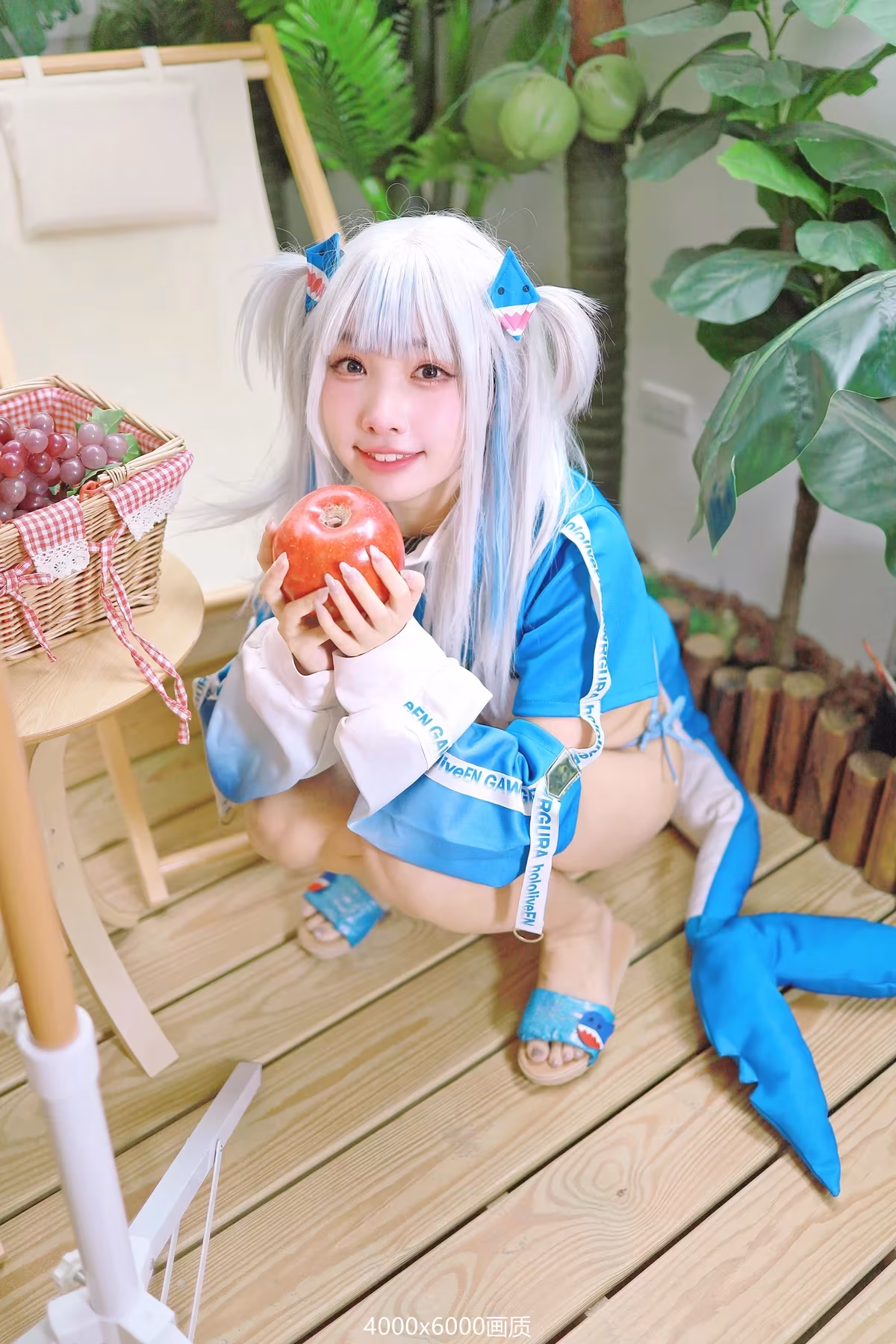 Momo Cosplay Mặc Bộ Áo Cá Mập Khoe Bím